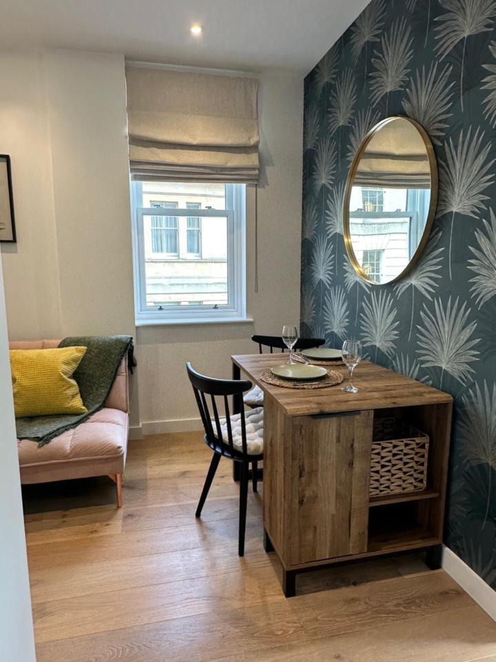 Appartamento Contemporary Pied A Terre In The Heart Of Bath Esterno foto